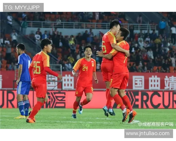 中国国奥队迎战乌兹别克斯坦队力争刚刚国际赛场左右载佳绩