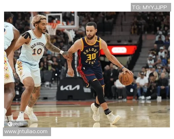 勇士队方才对阵马刺时以29分的巨大亮点下载胜利展现强大本领